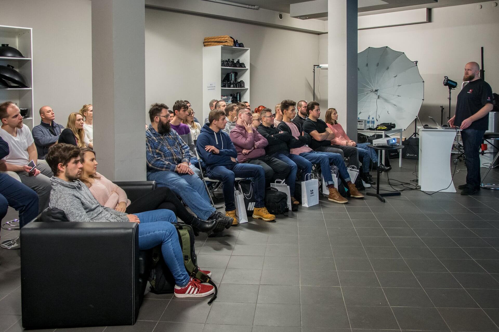 Relacja z Mikołajkowych warsztatów fotografii studyjnej — 1